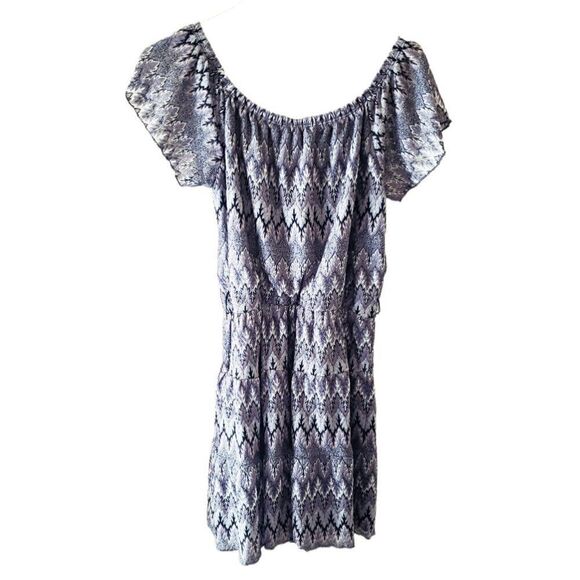 Sequin Hearts Silver Patterned Short Sleeve Mini Dress - Picture 3 of 4